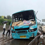 रिंग रोड पर बस ने बस स्टॉप को मारी टक्कर, ढांचा क्षतिग्रस्त